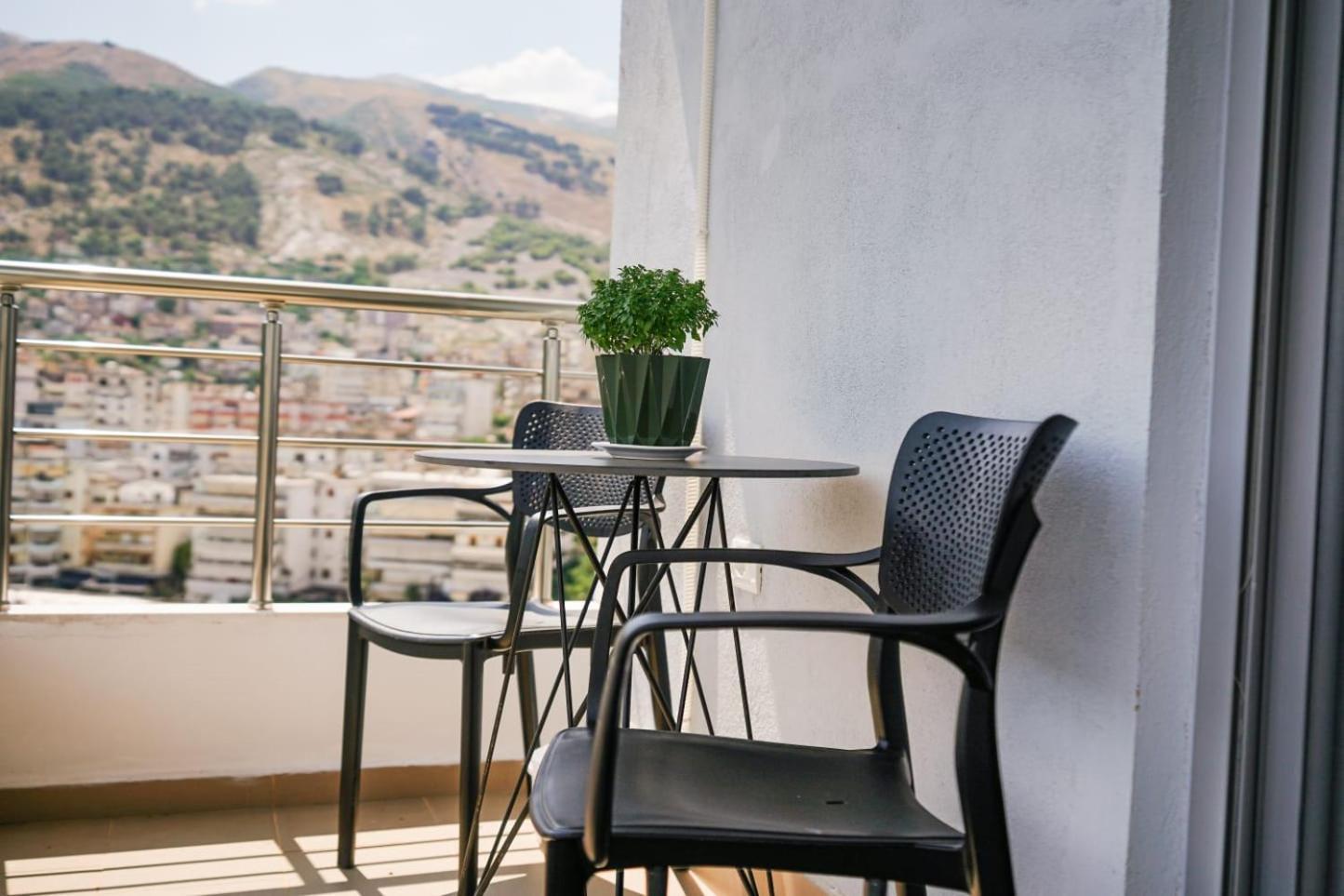 View City Apartments Gjirokastër Exteriör bild