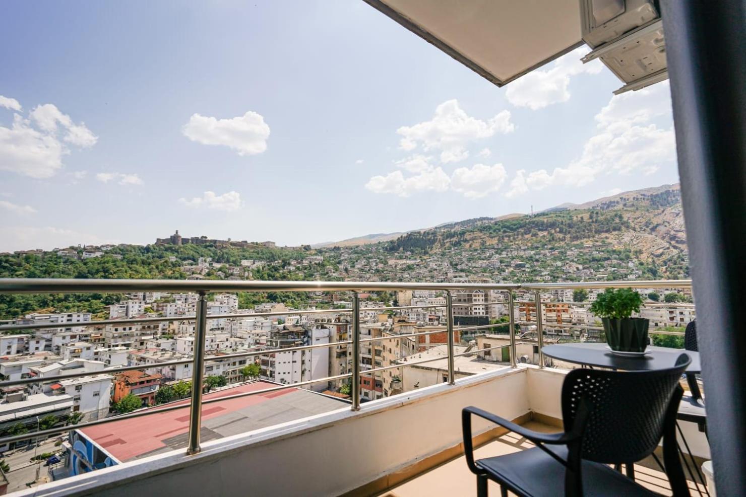 View City Apartments Gjirokastër Exteriör bild